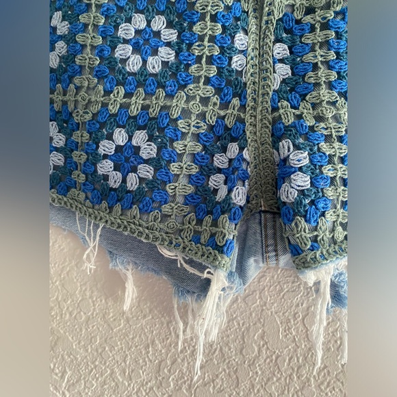 High Rise Crochet Festival Denim Shorts Size 18 - Picture 2 of 10